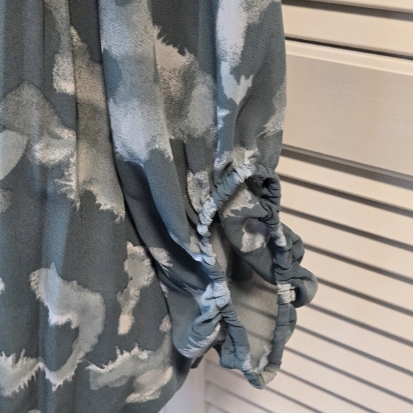 Nine West Floral Print Green White Chiffon Balloon Sleeve Pleated Size “M” - Picture 5 of 12